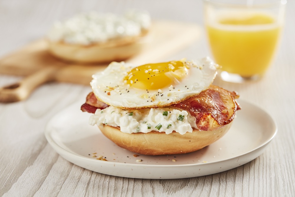 Chive Cottage Cheese, Bacon & Egg Bagel
