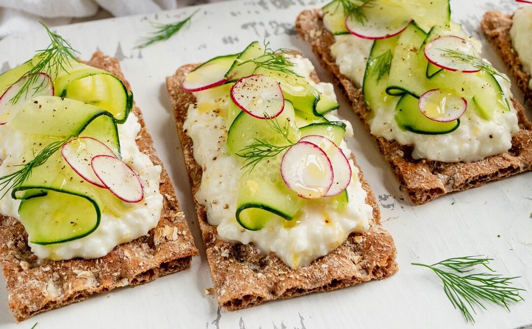 Green Goddess Cottage Cheese Crispbreads