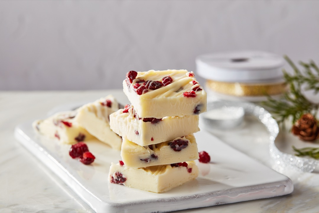 White Chocolate Cranberry Fudge | Breakstone's